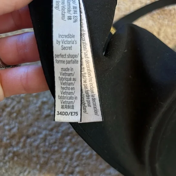 Incredible by Victorias Secret Perfect Shape Black Lace Bra - Picture 6 of 6